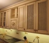 Кухонный гарнитур из МДф, шпона с ручной резьбой и росписью