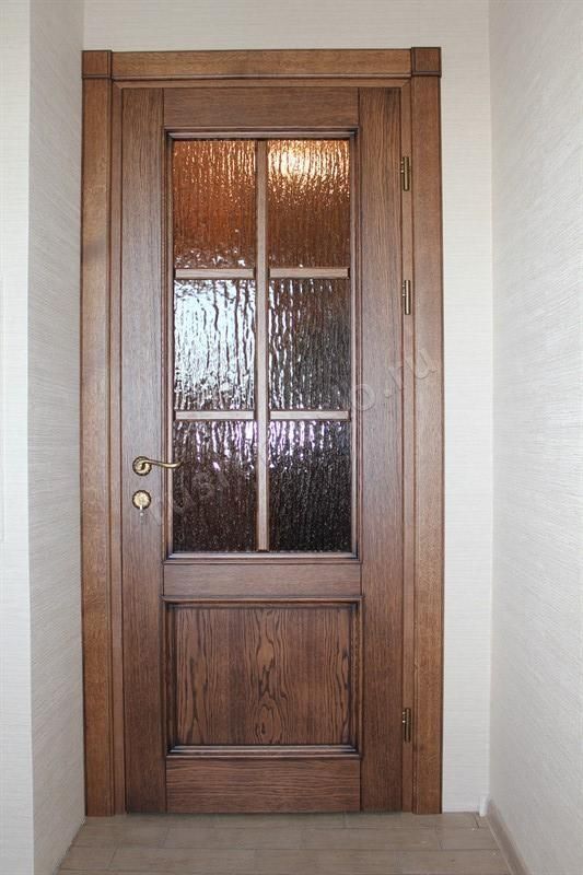 Дверь межкомнатная из массива со стеклом