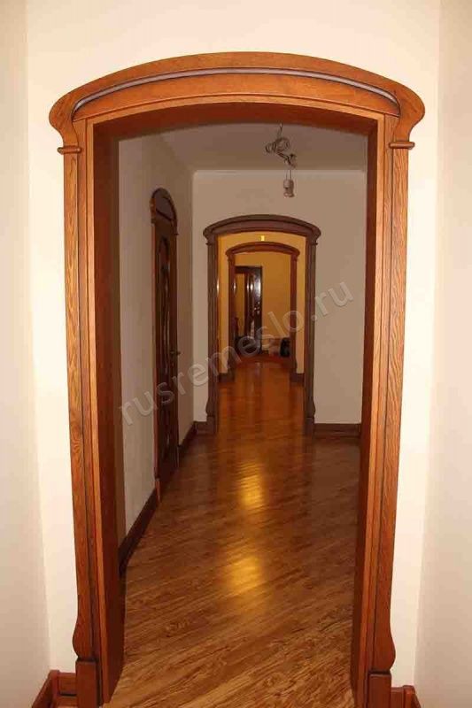 Дверь межкомнатная из массива и шпона дуба
