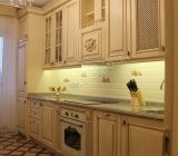 Кухонный гарнитур из МДф, шпона с ручной резьбой и росписью